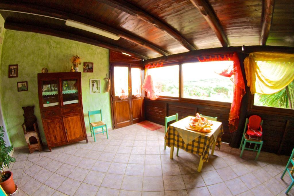 Вилла Agriturismo Sardo Campavaglio Экстерьер фото